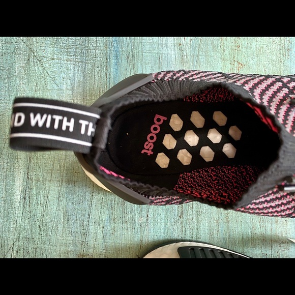 ADIDAS NMD R1 STLT PRIMEKNIT SOLAR PINK  (13) - Picture 7 of 12